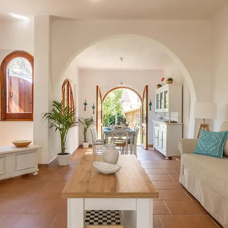Holiday home Immersa Nel A 150mt Dal Mare Adiacente Al Village