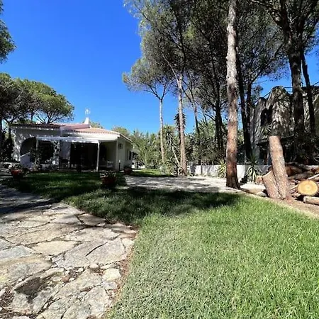 Immersa Nel A 150mt Dal Mare Adiacente Al Village Tatil Evi *